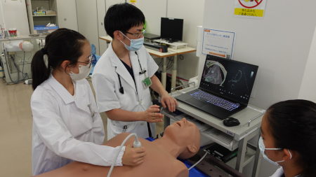 令和7年度「小中学生のための医学研究者・医師・看護師体験教室」医師01