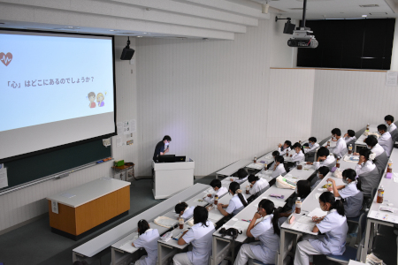 令和8年度「小中学生のための医学研究者・医師・看護師体験教室」座学02